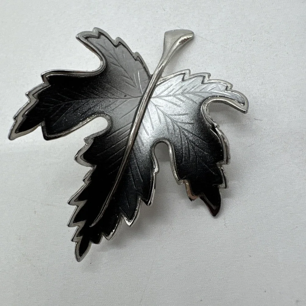 Vintage Ombre Gray To Silver Tone Maple Leaf Brooch Pin 2.5